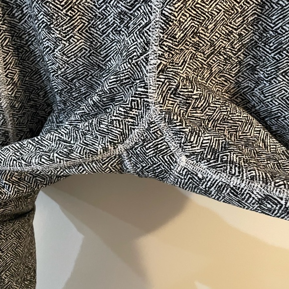 Champion Black and White Patterned Leggings - Picture 5 of 5